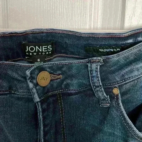 Jones New York Madison Slim Jeans - Picture 3 of 5